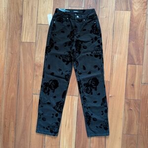 Wild Fable Black Velvet Rose Jeans (4)